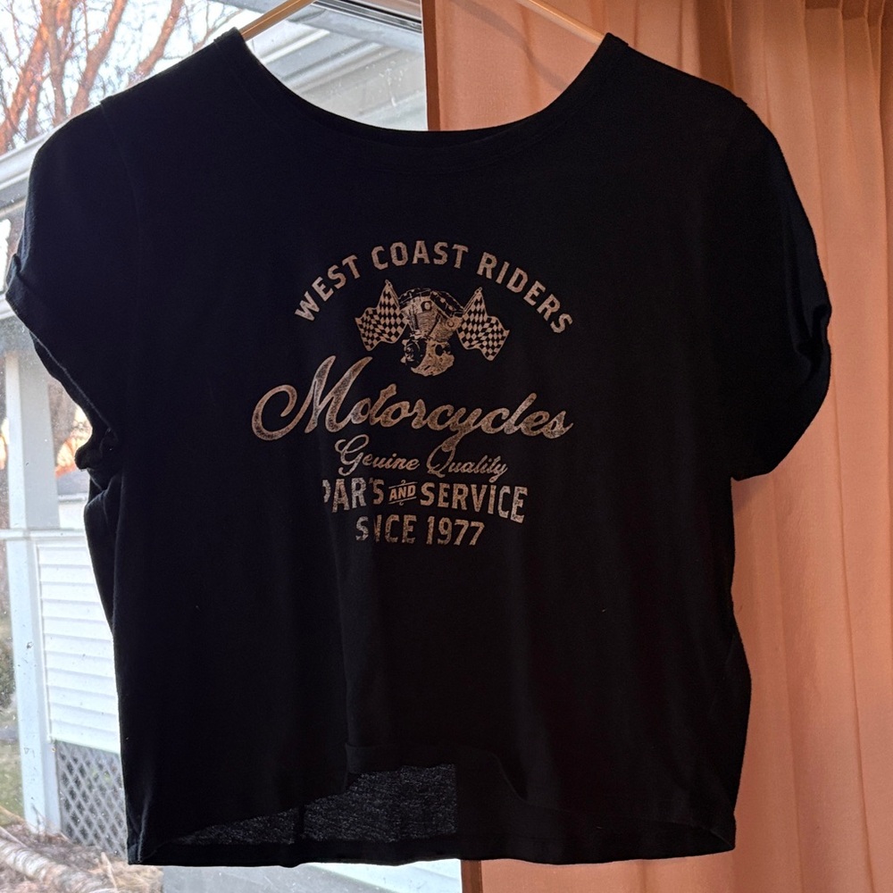 Hollister Black Crop Top with Graphic Design